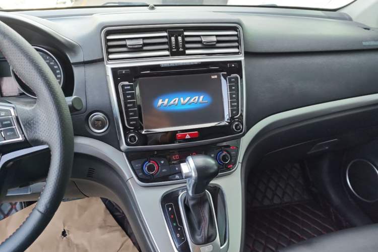 Used Haval H6 2015 Sport Edition 1.5T Automatic Two-Wheel Drive Luxury Model Audio And AC Panel