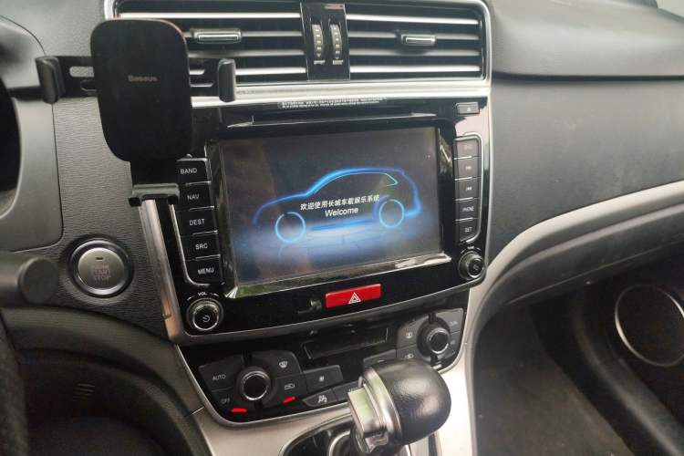 Used Haval H6 2015 Sport Edition 1.5T Automatic Two-Wheel Drive Luxury Model Audio And AC Panel