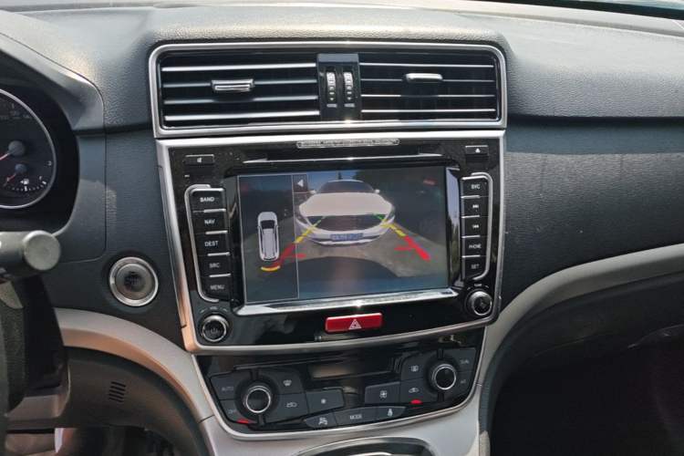 Used Haval H6 2015 Sport Edition 1.5T Automatic Two-Wheel Drive Luxury Model Audio And AC Panel