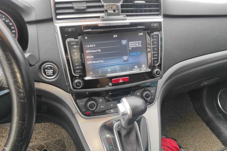 Used Haval H6 2015 Sport Edition 1.5T Automatic Two-Wheel Drive Luxury Model Audio And AC Panel