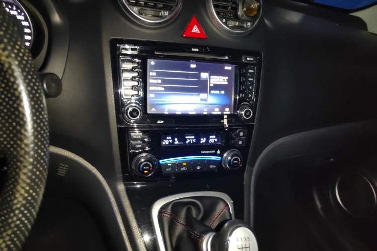 Used Haval H6 2015 Upgraded Model 1.5T Manual 4x4 Prestige Edition Audio And AC Panel