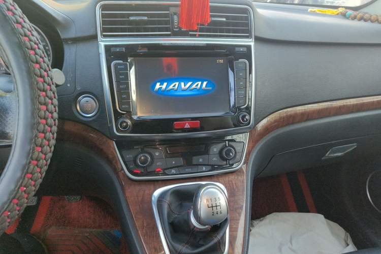 Used Haval H6 2015 Revised Version Sport Edition 1.5T Manual Transmission Two-Wheel Drive Elite Grade Audio And AC Panel
