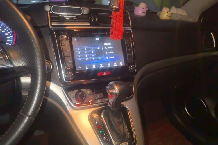 Used Haval H6 2015 Sport Edition 1.5T Automatic Two-Wheel Drive Luxury Model Audio And AC Panel