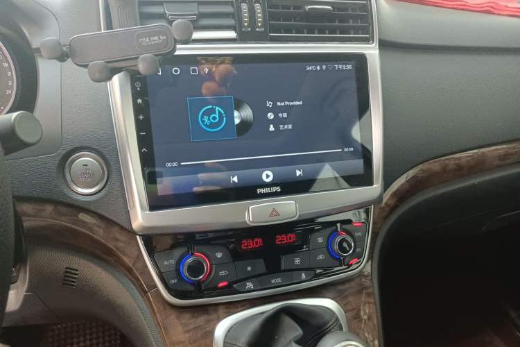 Used Haval H6 2015 Revised Version Sport Edition 1.5T Manual Transmission Two-Wheel Drive Elite Grade Audio And AC Panel