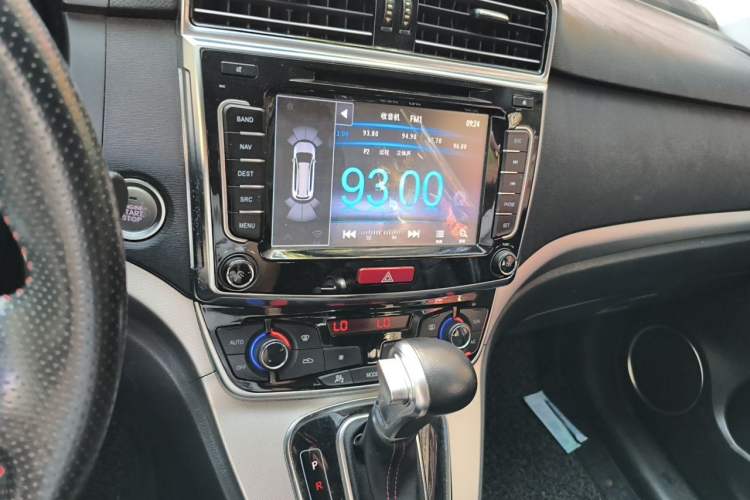 Used Haval H6 2015 Sport Edition 1.5T Automatic Two-Wheel Drive Luxury Model Audio And AC Panel