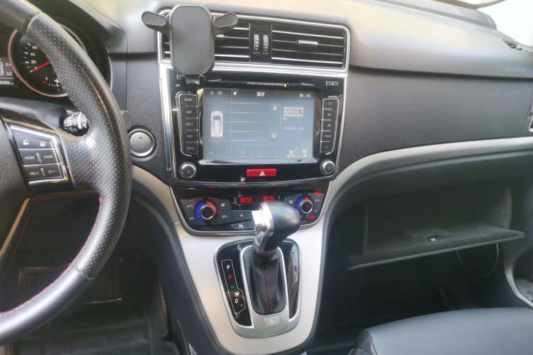 Used Haval H6 2015 Sport Edition 1.5T Automatic Two-Wheel Drive Luxury Model Audio And AC Panel