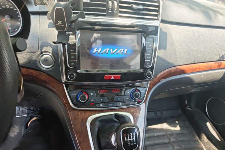 Used Haval H6 2015 Revised Version Sport Edition 1.5T Manual Transmission Two-Wheel Drive Elite Grade Audio And AC Panel