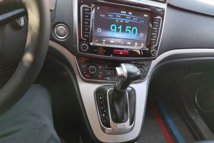 Used Haval H6 2015 Sport Edition 1.5T Automatic Two-Wheel Drive Luxury Model Audio And AC Panel