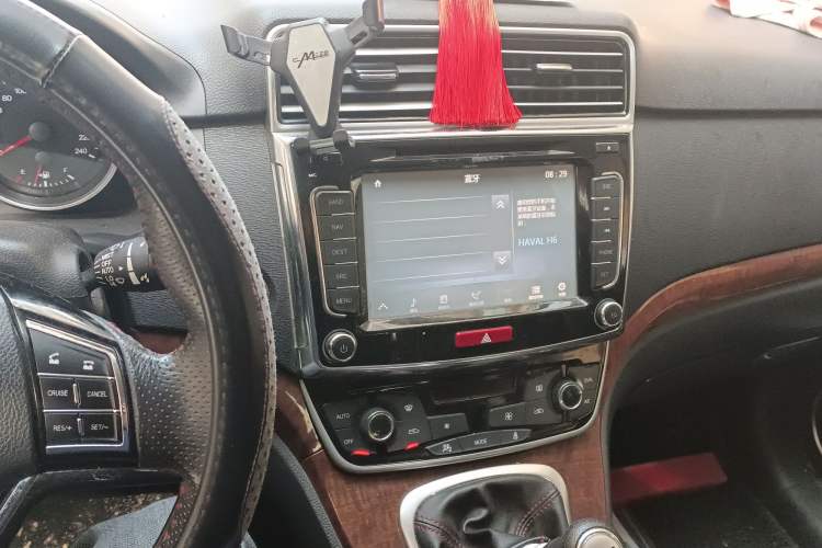 Used Haval H6 2015 Revised Version Sport Edition 1.5T Manual Transmission Two-Wheel Drive Elite Grade Audio And AC Panel