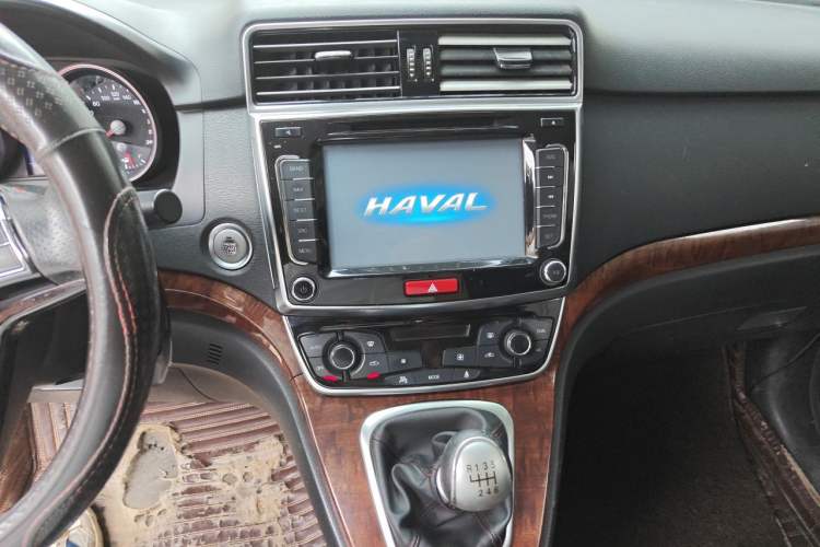 Used Haval H6 2015 Revised Version Sport Edition 1.5T Manual Transmission Two-Wheel Drive Elite Grade Audio And AC Panel