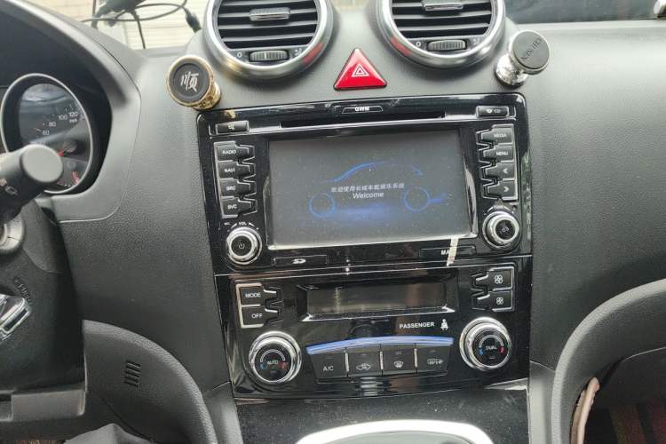 Used Haval H6 2015 Upgraded Model 1.5T Manual Two-Wheel Drive Elite Version Audio And AC Panel
