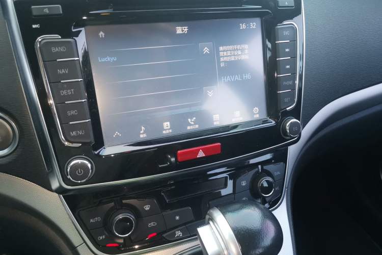 Used Haval H6 2015 Sport Edition 1.5T Automatic Two-Wheel Drive Luxury Model Audio And AC Panel