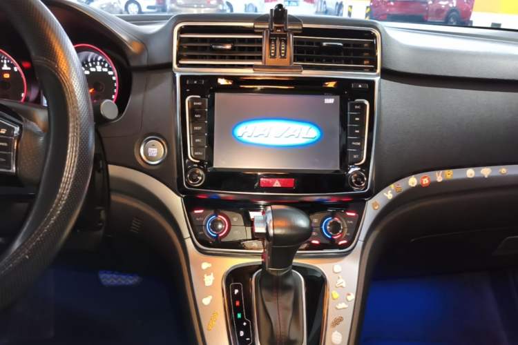 Used Haval H6 2015 Sport Edition 1.5T Automatic Two-Wheel Drive Luxury Model Audio And AC Panel