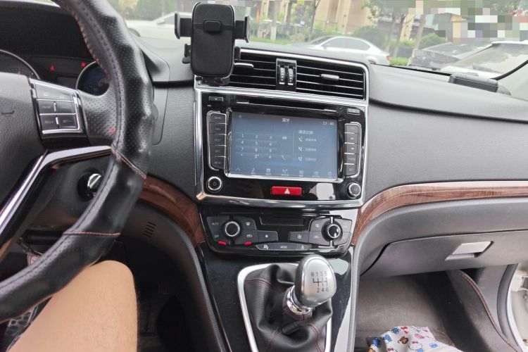 Used Haval H6 2015 Sport Edition 1.5T Manual Two-Wheel Drive Elite Model Audio And AC Panel
