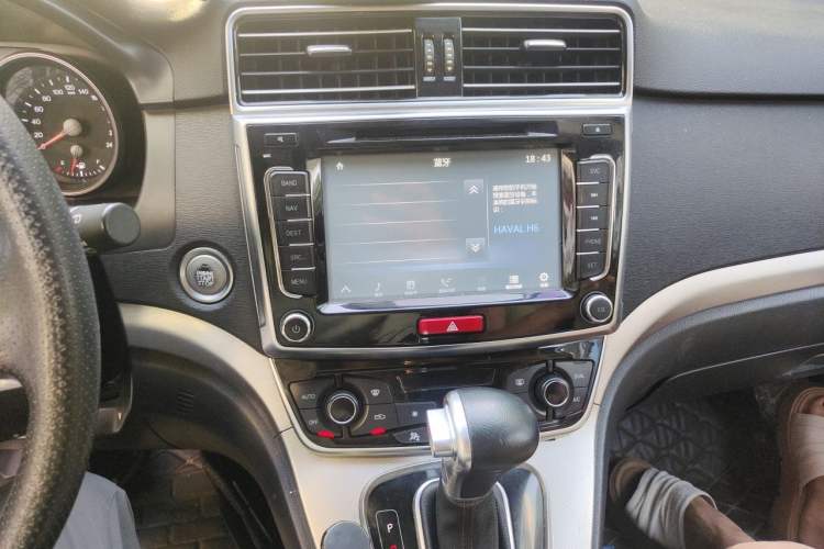 Used Haval H6 2015 Sport Edition 1.5T Automatic Two-Wheel Drive Luxury Model Audio And AC Panel