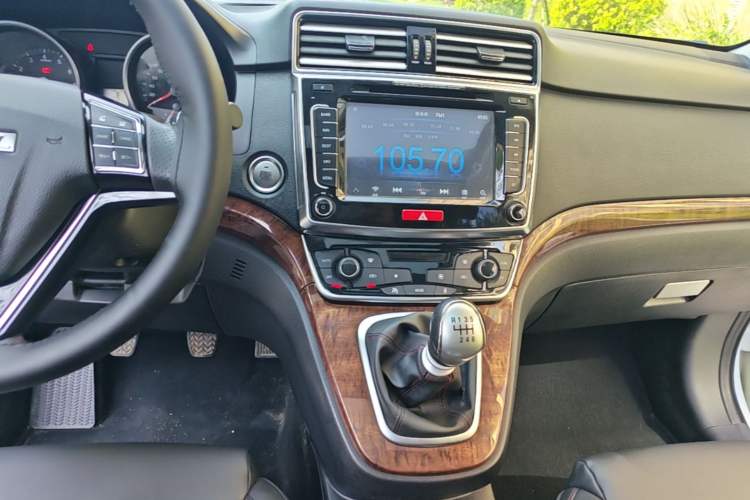 Used Haval H6 2015 Revised Version Sport Edition 1.5T Manual Transmission Two-Wheel Drive Elite Grade Audio And AC Panel