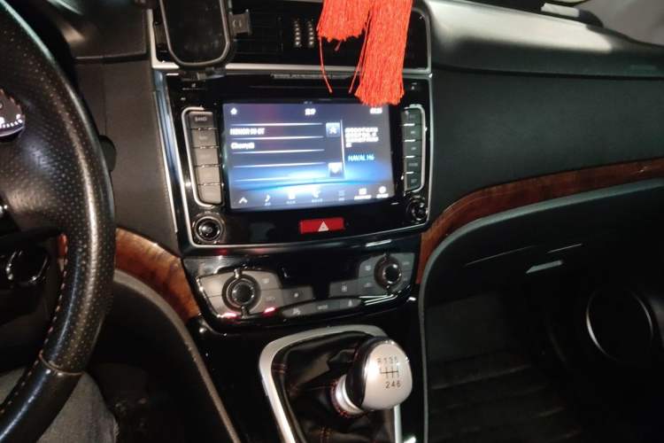 Used Haval H6 2015 Sport Edition 1.5T Manual Two-Wheel Drive Elite Model Audio And AC Panel