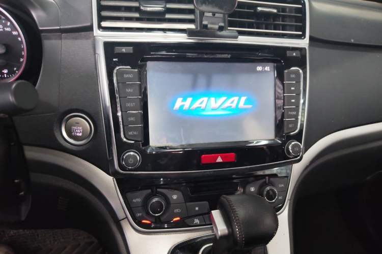 Used Haval H6 2015 Sport Edition 1.5T Automatic Two-Wheel Drive Luxury Model Audio And AC Panel