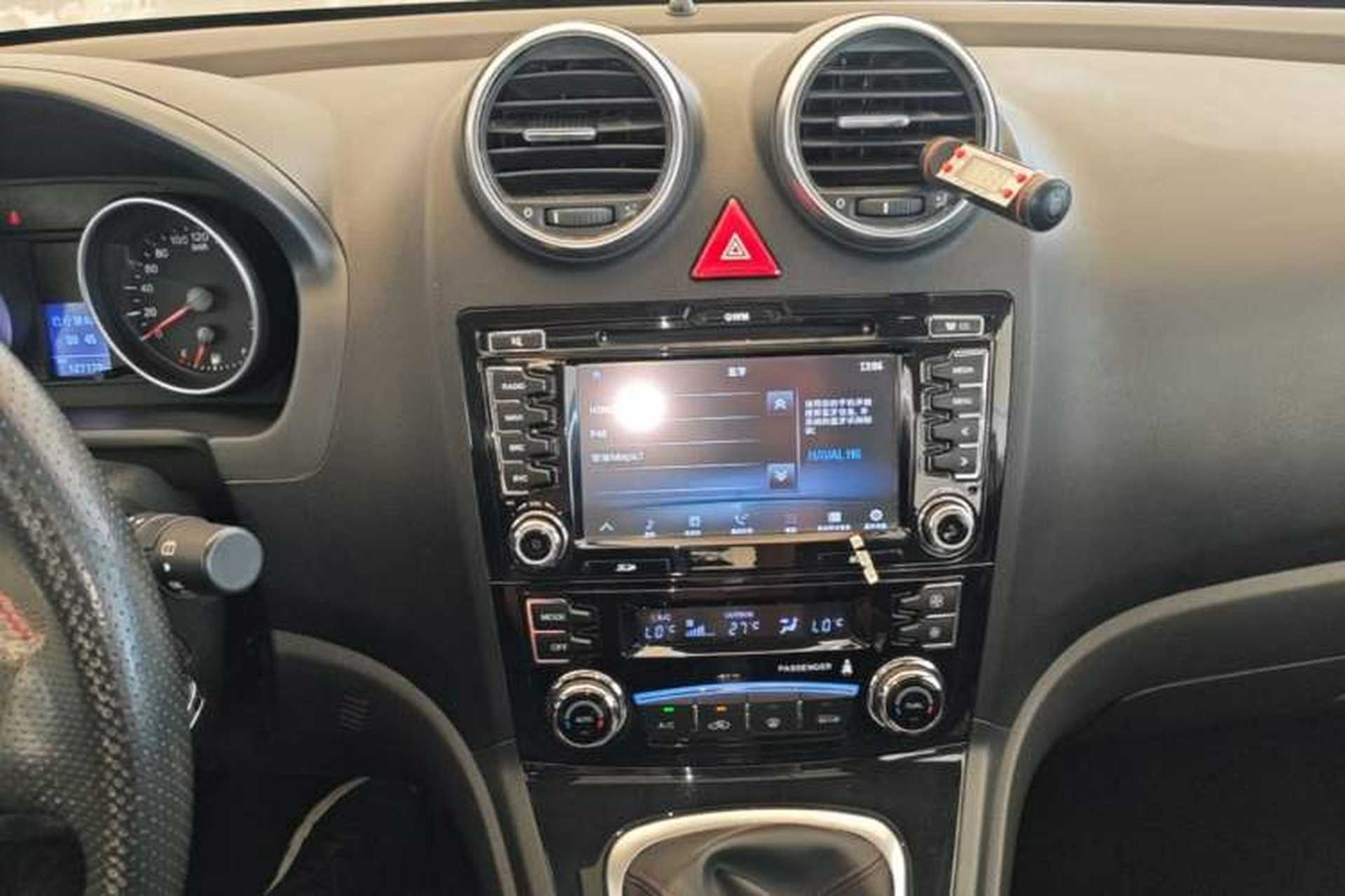 Used Haval H6 2015 Upgraded Model 1.5T Manual Two-Wheel Drive Elite Version Audio And AC Panel