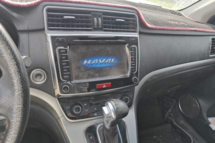 Used Haval H6 2015 Sport Edition 1.5T Automatic Two-Wheel Drive Luxury Model Audio And AC Panel