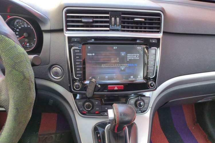 Used Haval H6 2015 Sport Edition 1.5T Automatic Two-Wheel Drive Luxury Model Audio And AC Panel