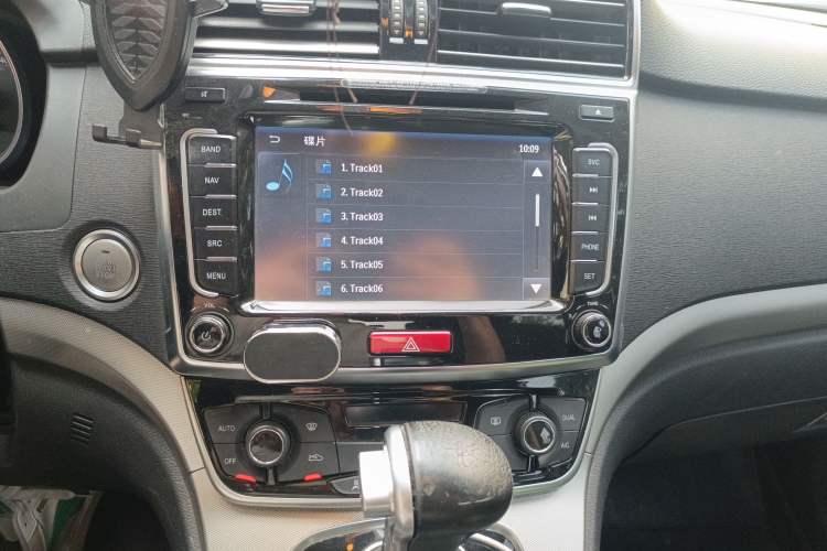 Used Haval H6 2015 Sport Edition 1.5T Automatic Two-Wheel Drive Luxury Model Audio And AC Panel
