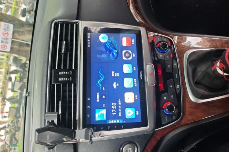 Used Haval H6 2015 Sport Edition 1.5T Manual Two-Wheel Drive Elite Model Audio And AC Panel