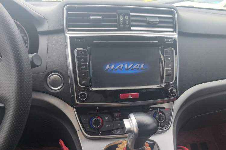 Used Haval H6 2015 Sport Edition 1.5T Automatic Two-Wheel Drive Luxury Model Audio And AC Panel