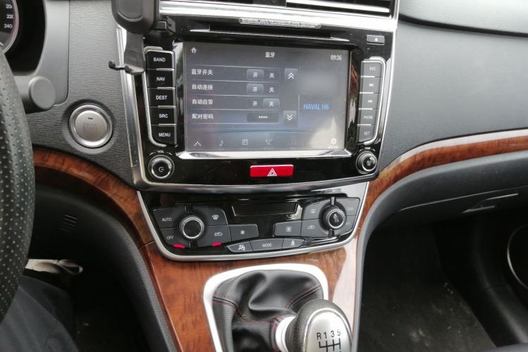 Used Haval H6 2015 Revised Version Sport Edition 1.5T Manual Transmission Two-Wheel Drive Elite Grade Audio And AC Panel
