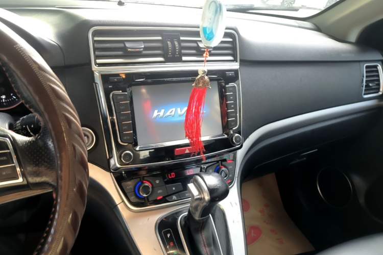 Used Haval H6 2015 Sport Edition 1.5T Automatic Two-Wheel Drive Luxury Model Audio And AC Panel