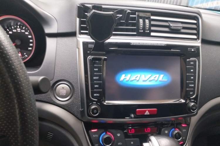 Used Haval H6 2015 Sport Edition 1.5T Automatic Two-Wheel Drive Luxury Model Audio And AC Panel