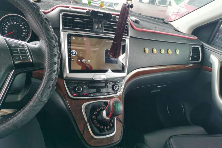 Used Haval H6 2015 Revised Version Sport Edition 1.5T Manual Transmission Two-Wheel Drive Elite Grade Audio And AC Panel