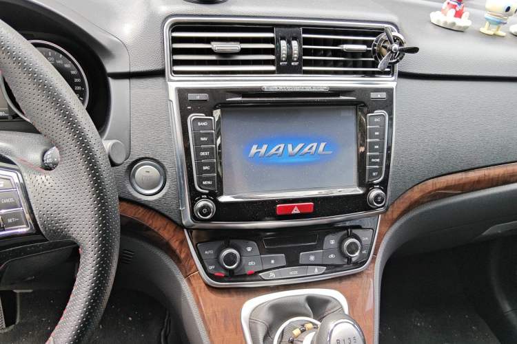 Used Haval H6 2015 Revised Version Sport Edition 1.5T Manual Transmission Two-Wheel Drive Elite Grade Audio And AC Panel