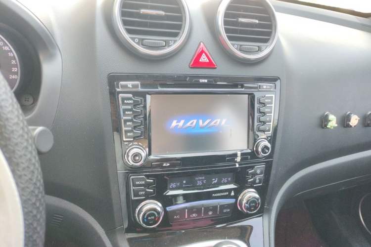 Used Haval H6 2015 Upgraded Model 1.5T Manual Two-Wheel Drive Elite Version Audio And AC Panel