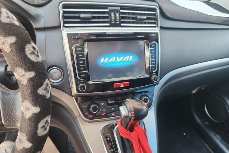 Used Haval H6 2015 Sport Edition 1.5T Automatic Two-Wheel Drive Luxury Model Audio And AC Panel