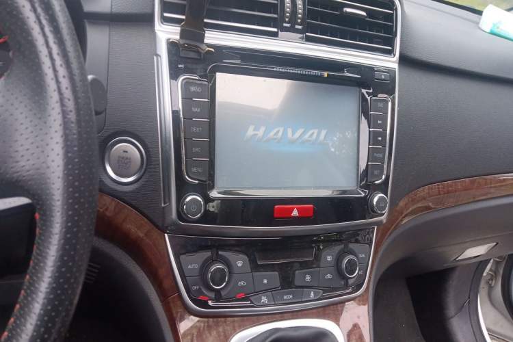 Used Haval H6 2015 Revised Version Sport Edition 1.5T Manual Transmission Two-Wheel Drive Elite Grade Audio And AC Panel