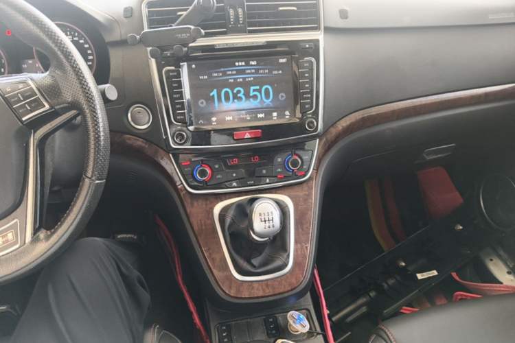 Used Haval H6 2015 Revised Version Sport Edition 1.5T Manual Transmission Two-Wheel Drive Elite Grade Audio And AC Panel