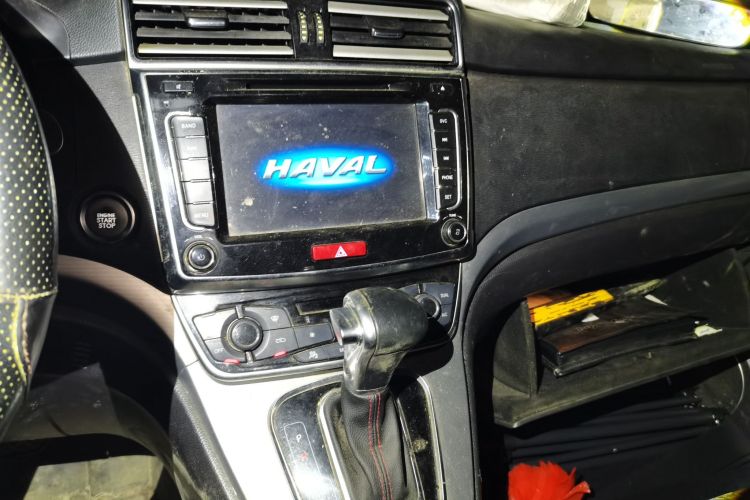 Used Haval H6 2015 Sport Edition 1.5T Automatic Two-Wheel Drive Luxury Model Audio And AC Panel