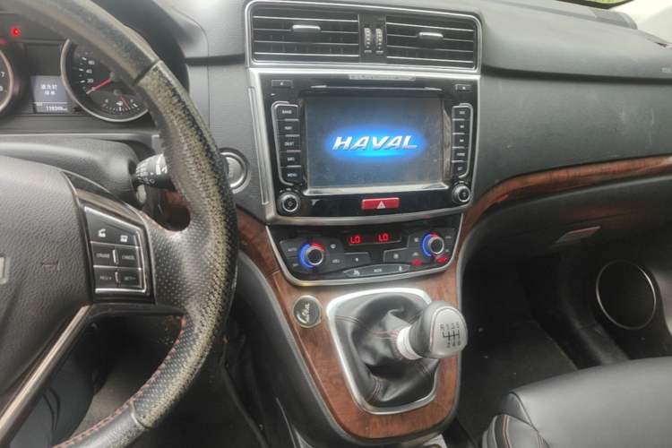 Used Haval H6 2015 Revised Version Sport Edition 1.5T Manual Transmission Two-Wheel Drive Elite Grade Audio And AC Panel
