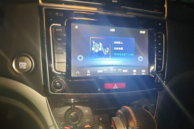 Used Haval H6 2015 Sport Edition 1.5T Automatic Two-Wheel Drive Luxury Model Audio And AC Panel