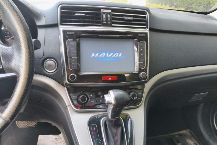 Used Haval H6 2015 Sport Edition 1.5T Automatic Two-Wheel Drive Luxury Model Audio And AC Panel