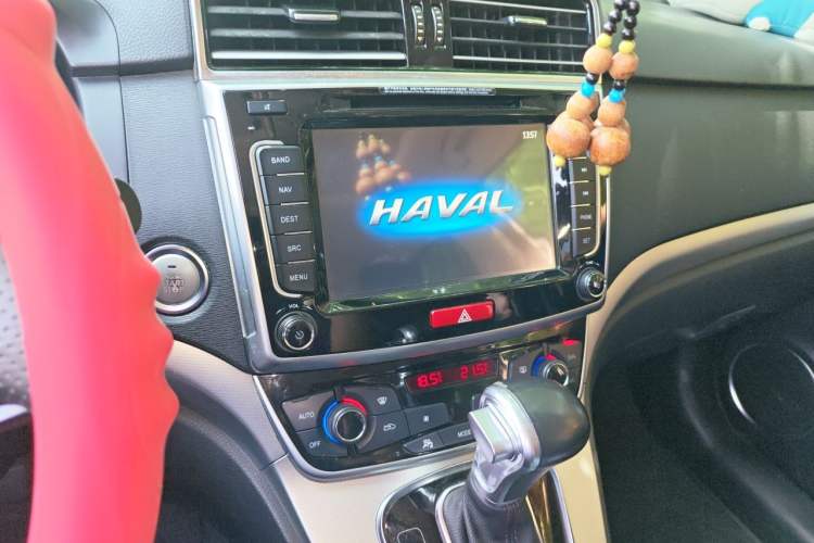 Used Haval H6 2015 Sport Edition 1.5T Automatic Two-Wheel Drive Luxury Model Audio And AC Panel