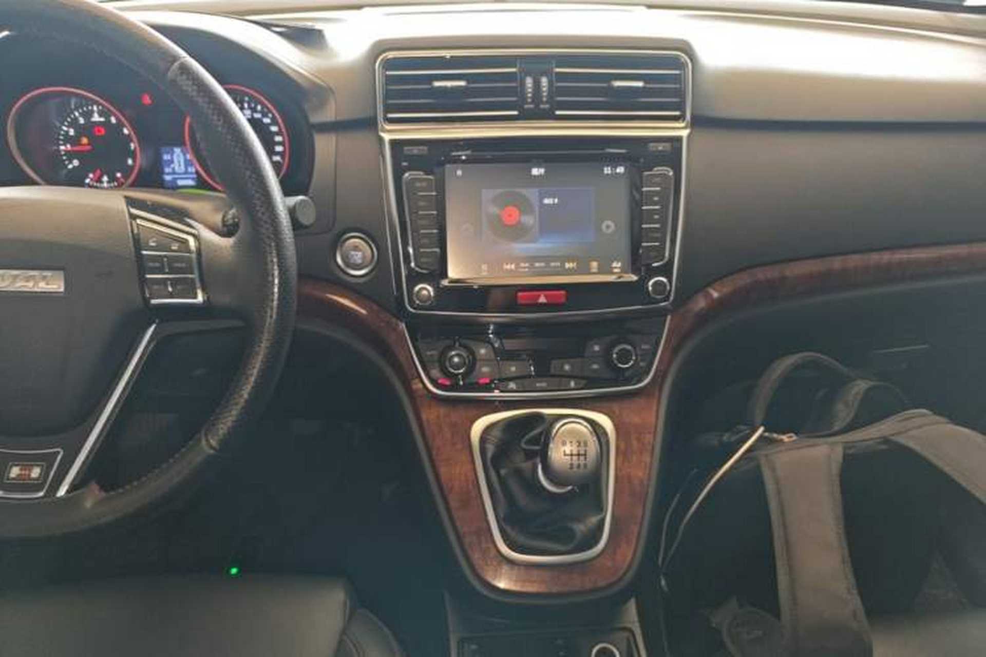 Used Haval H6 2015 Revised Version Sport Edition 1.5T Manual Transmission Two-Wheel Drive Elite Grade Audio And AC Panel