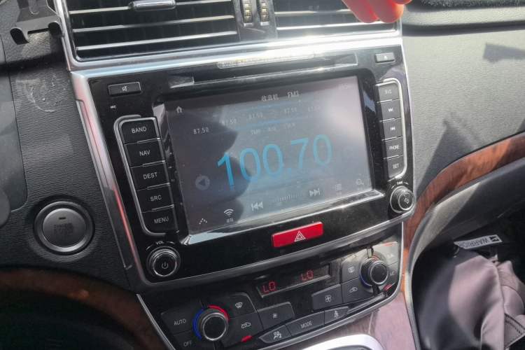 Used Haval H6 2015 Sport Edition 1.5T Manual Two-Wheel Drive Elite Model Audio And AC Panel