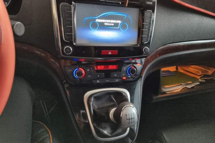 Used Haval H6 2015 Sport Edition 1.5T Manual Two-Wheel Drive Elite Model Audio And AC Panel