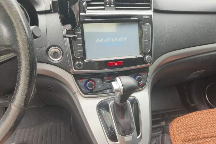 Used Haval H6 2015 Sport Edition 1.5T Automatic Two-Wheel Drive Luxury Model Audio And AC Panel