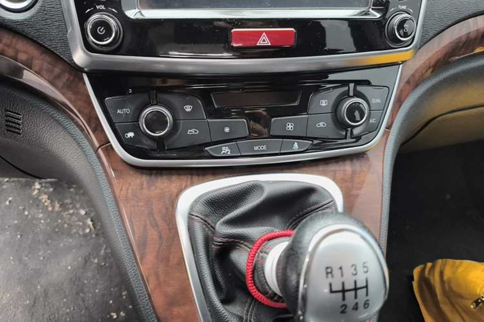 Used Haval H6 2015 Sport Edition 1.5T Manual Two-Wheel Drive Elite Model Audio And AC Panel