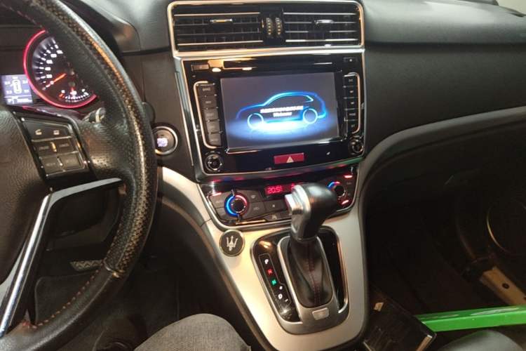 Used Haval H6 2015 Sport Edition 1.5T Automatic Two-Wheel Drive Luxury Model Audio And AC Panel