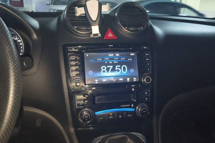 Used Haval H6 2015 Upgraded Model 1.5T Manual Two-Wheel Drive Elite Version Audio And AC Panel