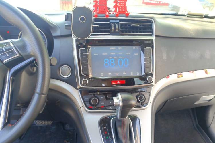 Used Haval H6 2015 Sport Edition 1.5T Automatic Two-Wheel Drive Luxury Model Audio And AC Panel